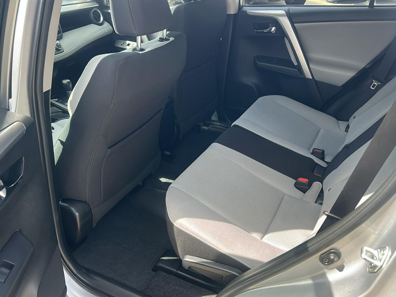 Toyota RAV4 AWD 4dr XLE (Natl) 2016