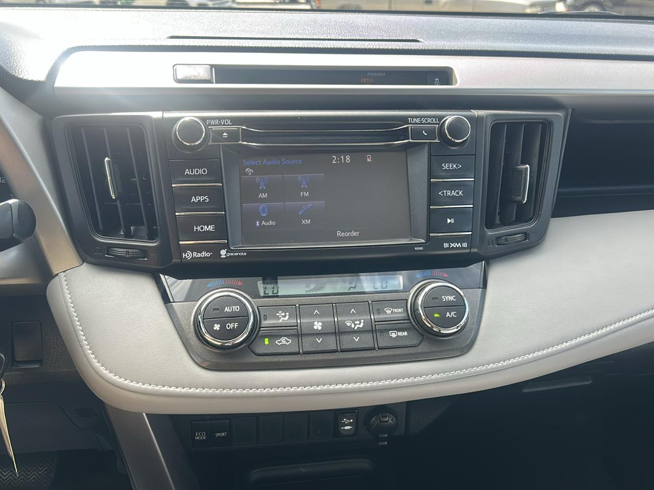 Toyota RAV4 AWD 4dr XLE (Natl) 2016