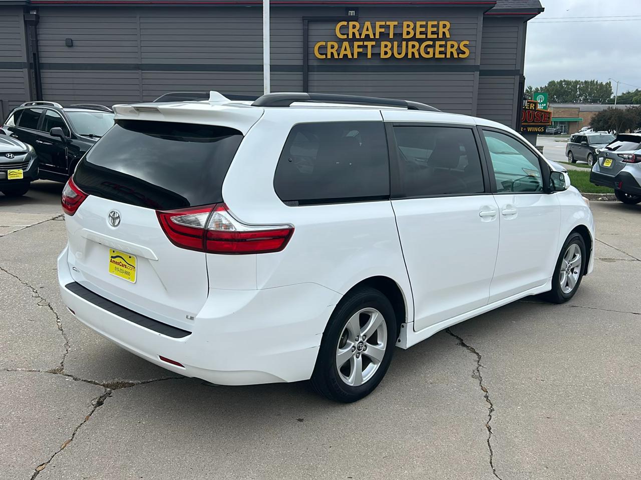 Toyota Sienna LE FWD 8-Passenger (Natl) 2018