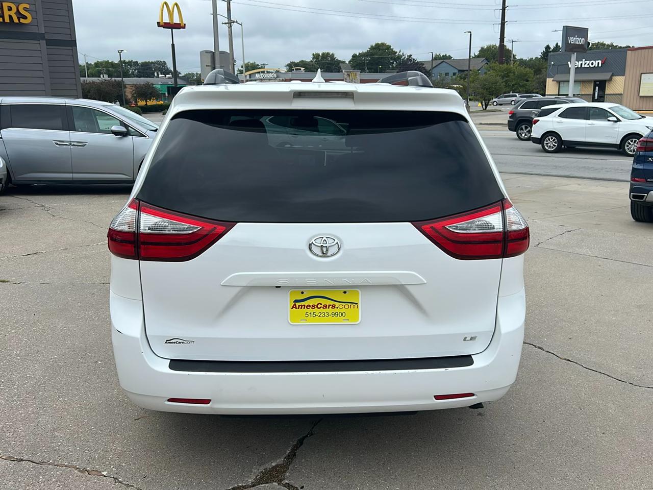 Toyota Sienna LE FWD 8-Passenger (Natl) 2018