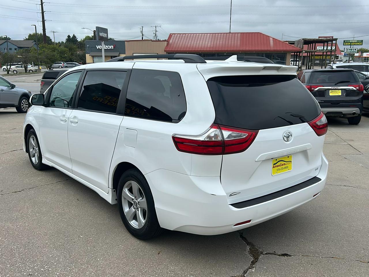 Toyota Sienna LE FWD 8-Passenger (Natl) 2018