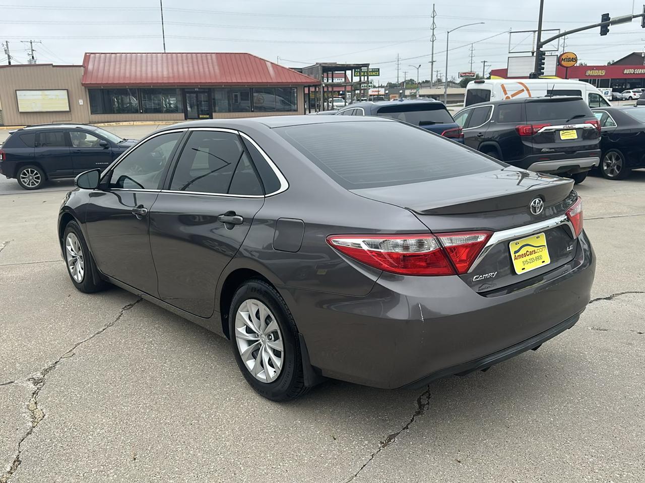 Toyota Camry 4dr Sdn LE Auto 2016