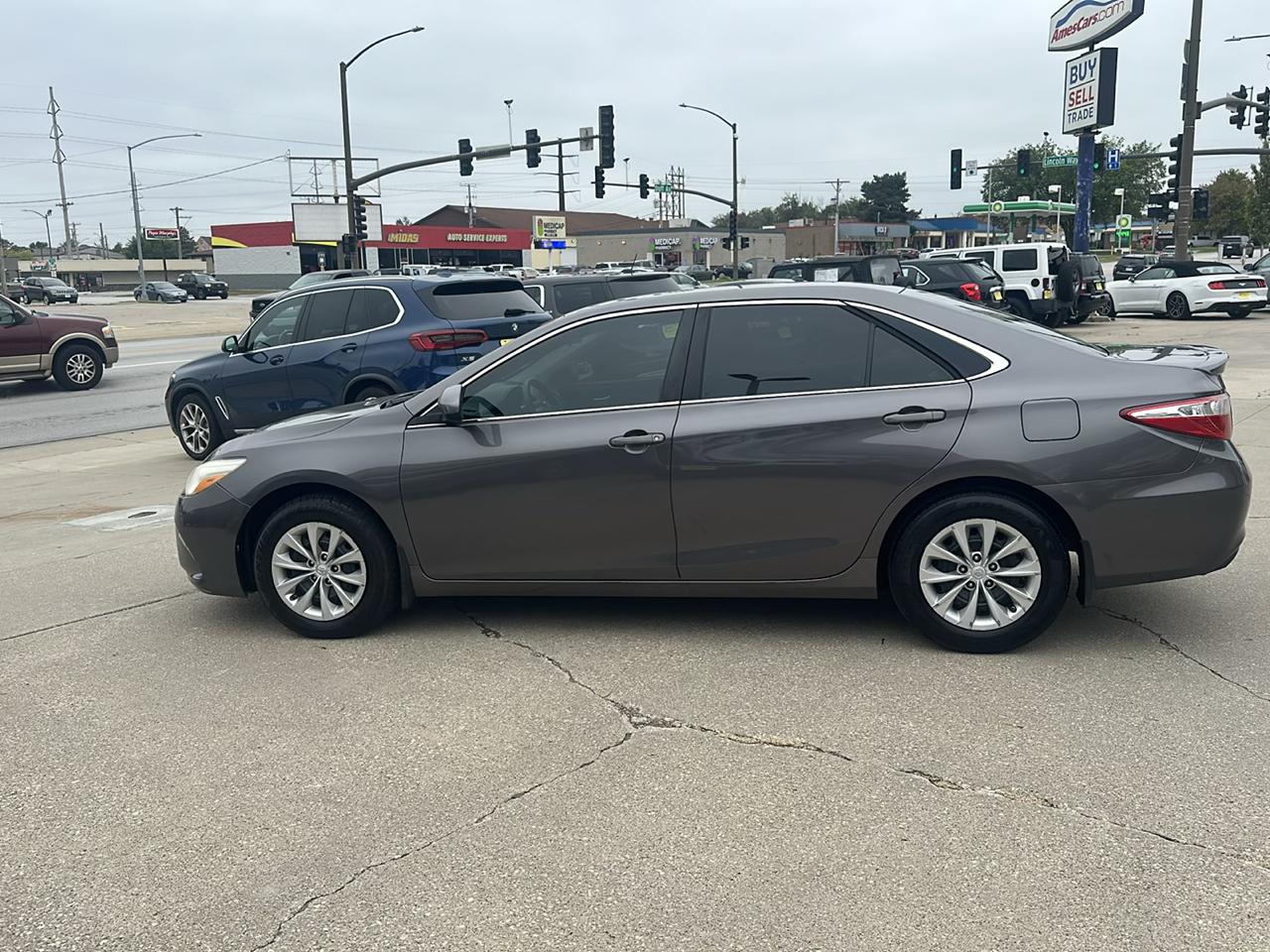 Toyota Camry 4dr Sdn LE Auto 2016