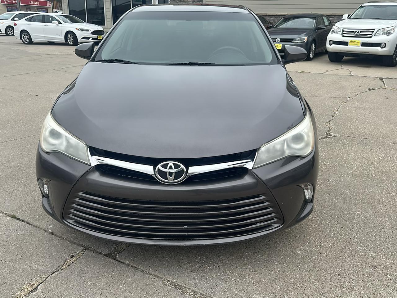 Toyota Camry 4dr Sdn LE Auto 2016