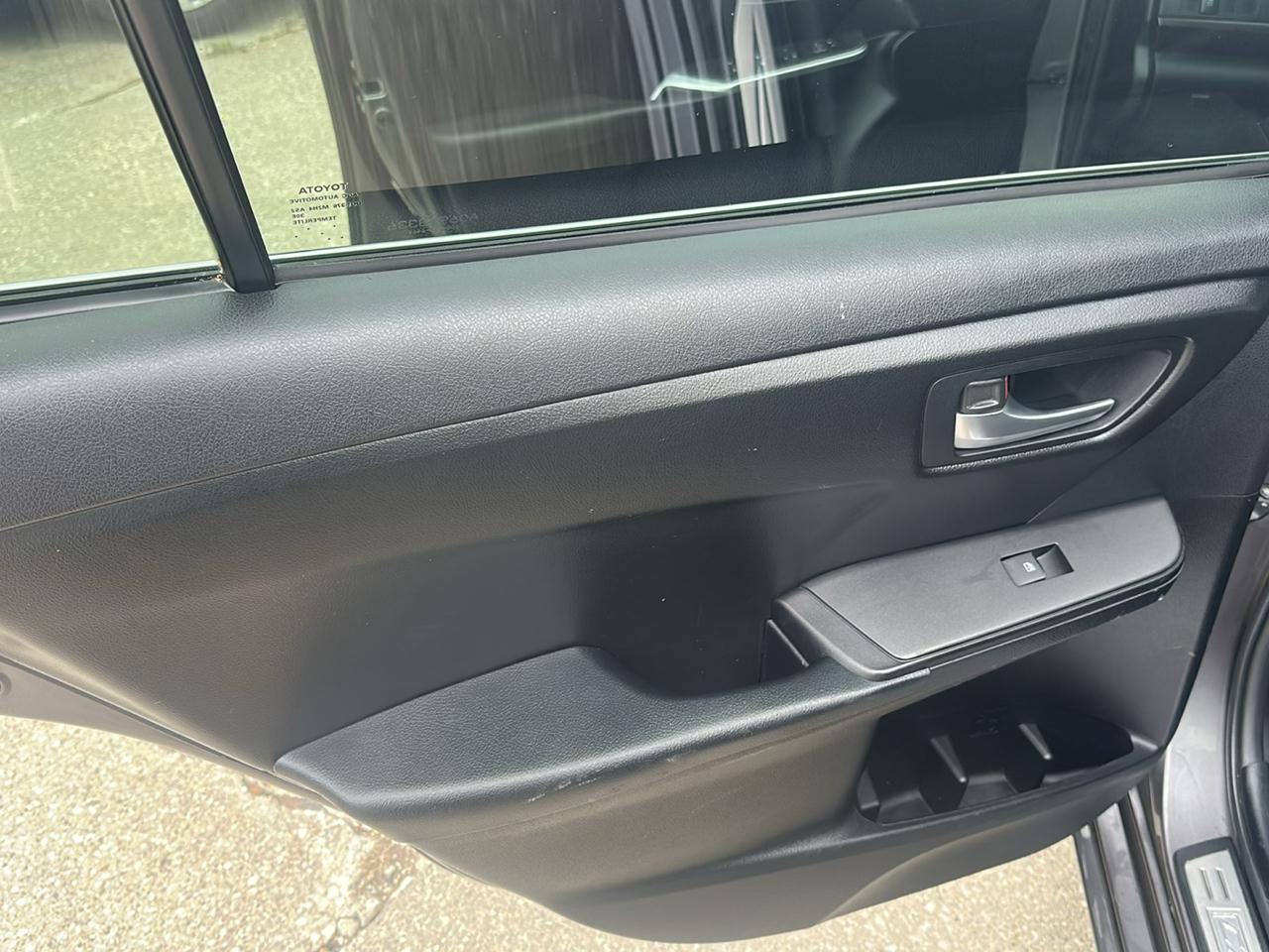 Toyota Camry 4dr Sdn LE Auto 2016