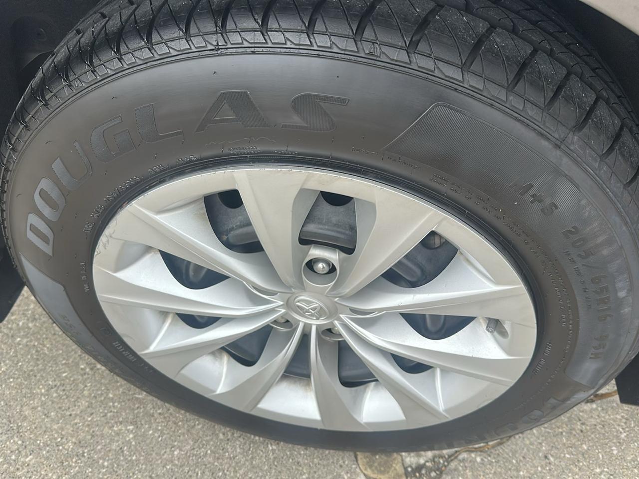Toyota Camry 4dr Sdn LE Auto 2016