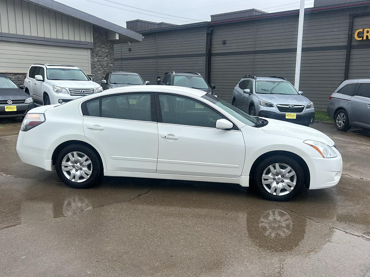 Nissan Altima 4dr Sdn I4 CVT 2.5 S 2010
