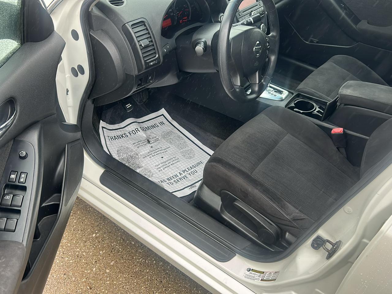 Nissan Altima 4dr Sdn I4 CVT 2.5 S 2010