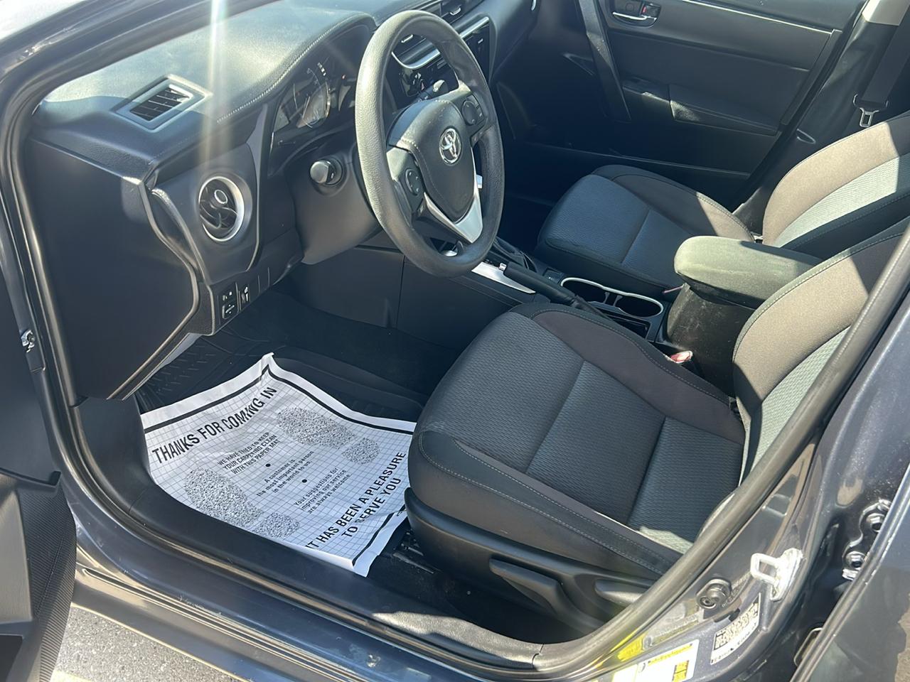 Toyota Corolla 4dr Sdn Auto LE (Natl) 2017