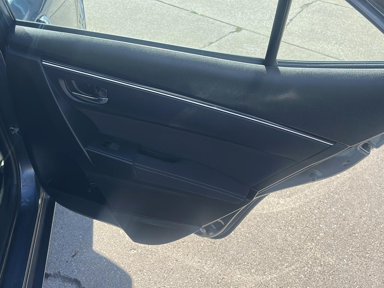 Toyota Corolla 4dr Sdn Auto LE (Natl) 2017