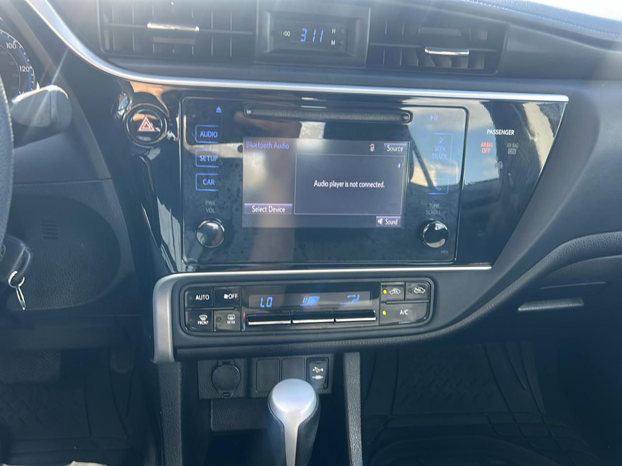 Toyota Corolla 4dr Sdn Auto LE (Natl) 2017
