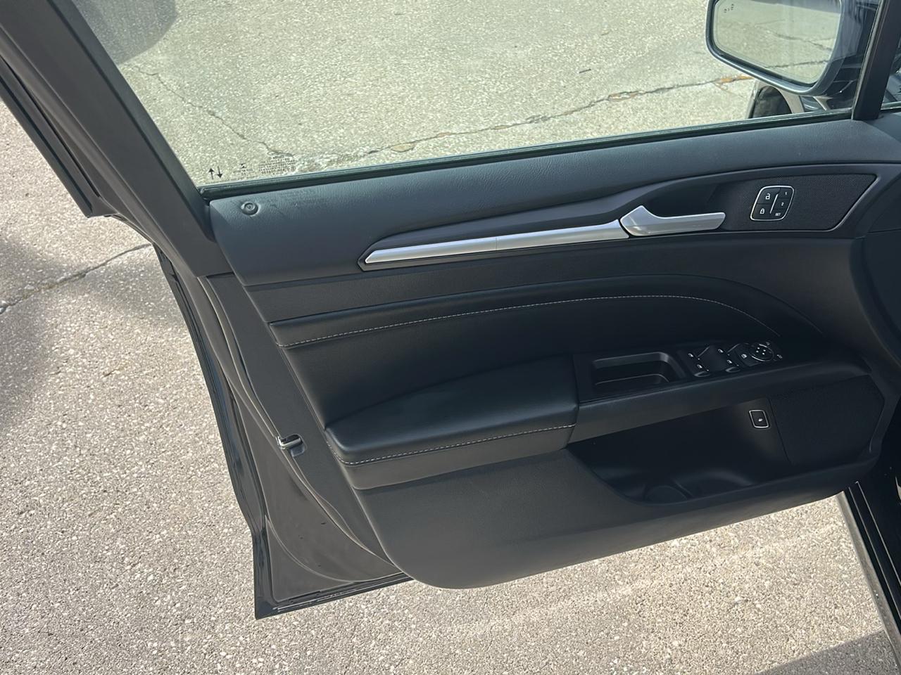 Ford Fusion Plug-In Hybrid Titanium FWD 2020