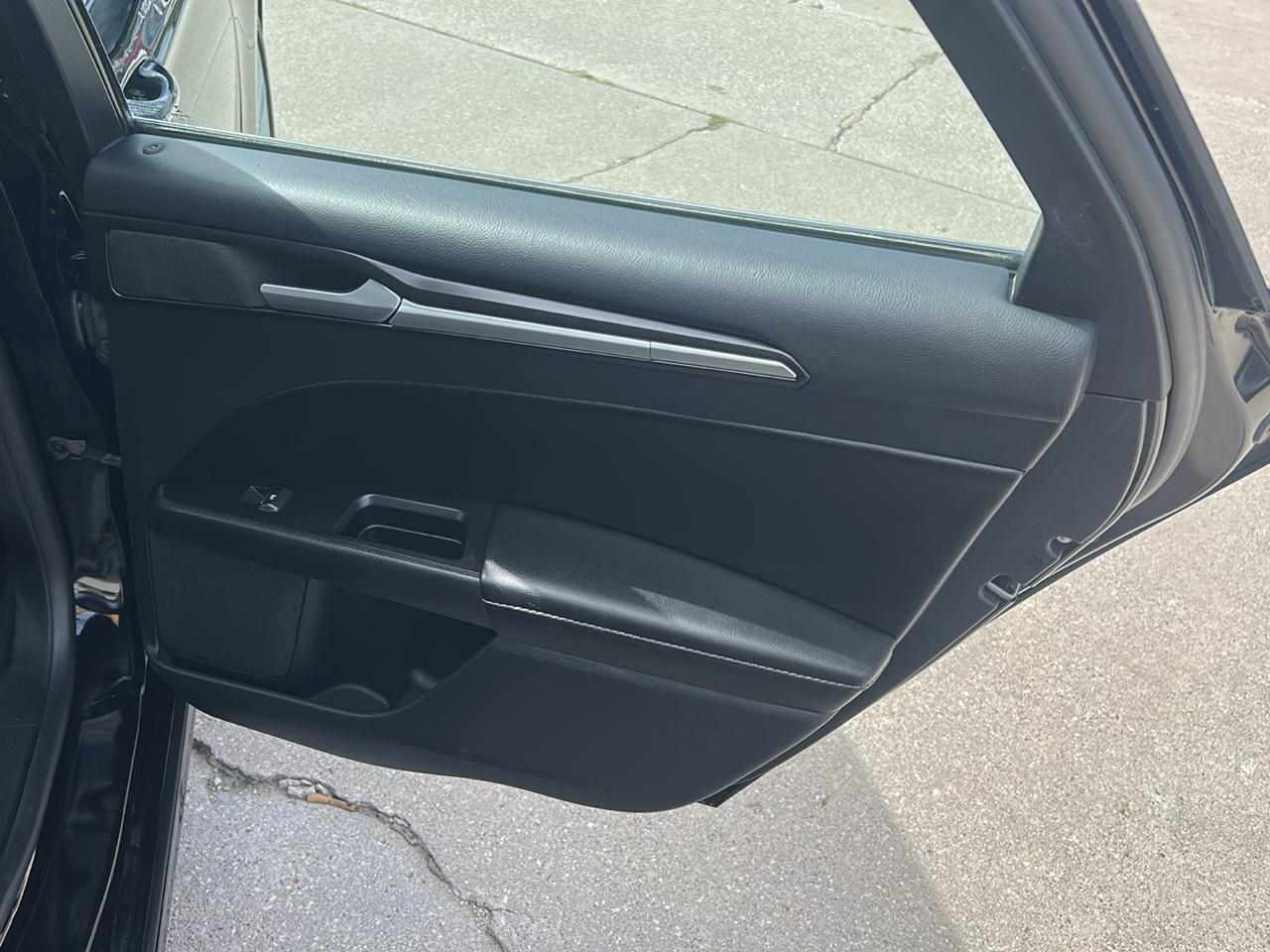 Ford Fusion Plug-In Hybrid Titanium FWD 2020