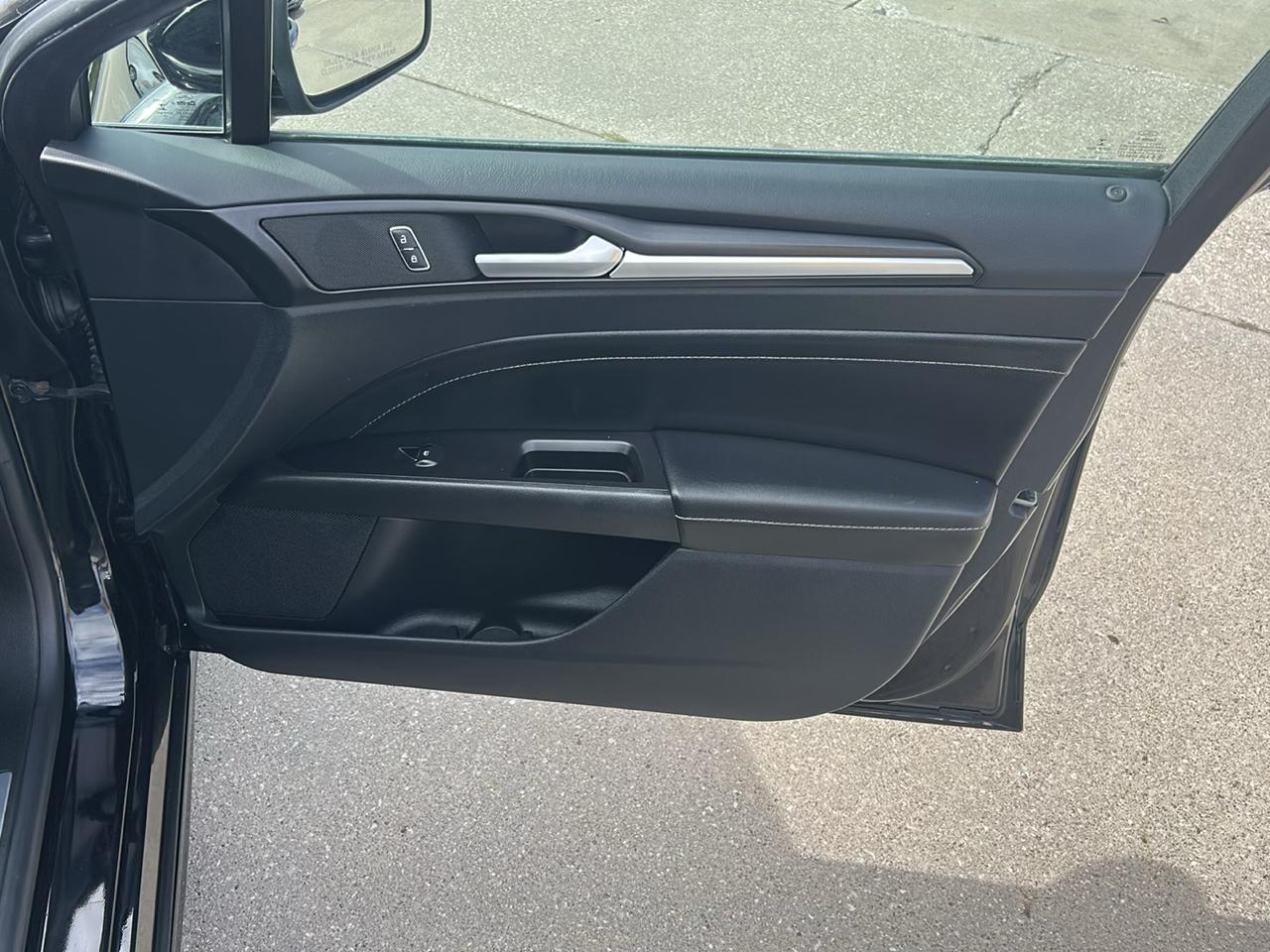 Ford Fusion Plug-In Hybrid Titanium FWD 2020