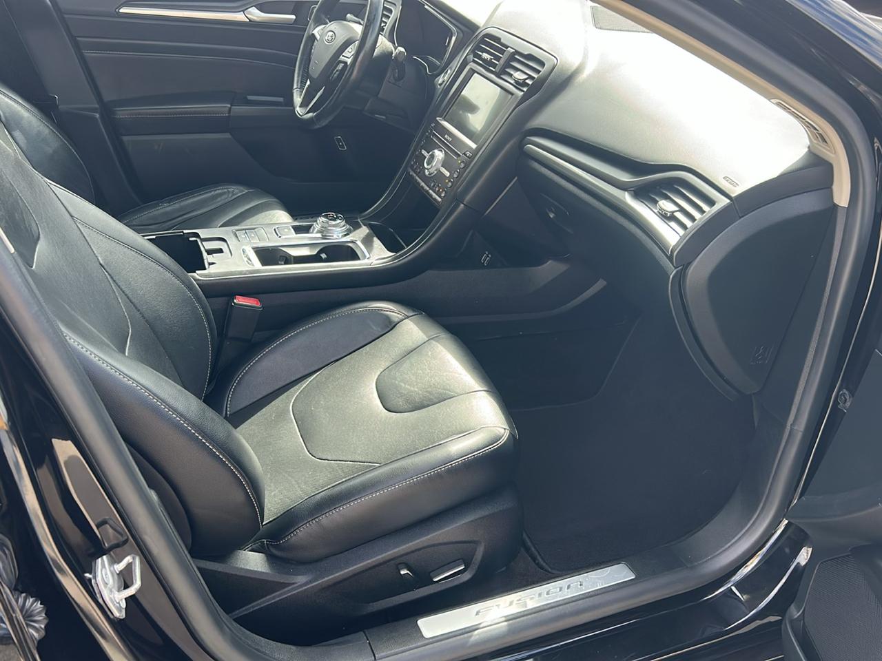 Ford Fusion Plug-In Hybrid Titanium FWD 2020