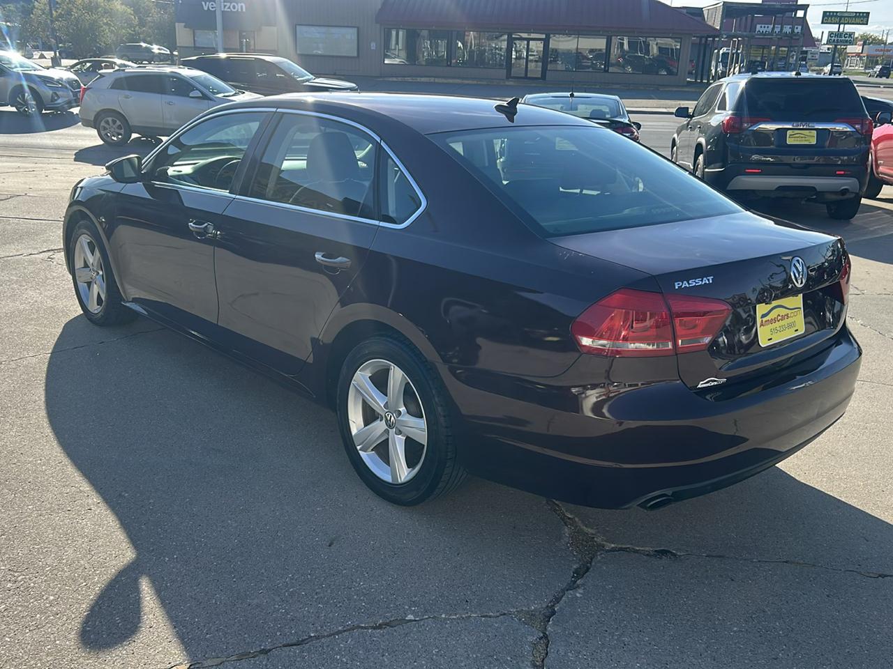 Volkswagen Passat 4dr Sdn 2.5L Auto SE 2012