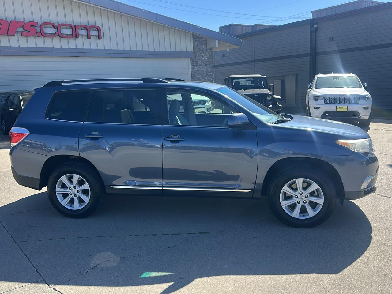 Toyota Highlander 4WD 4dr V6 (Natl) 2013