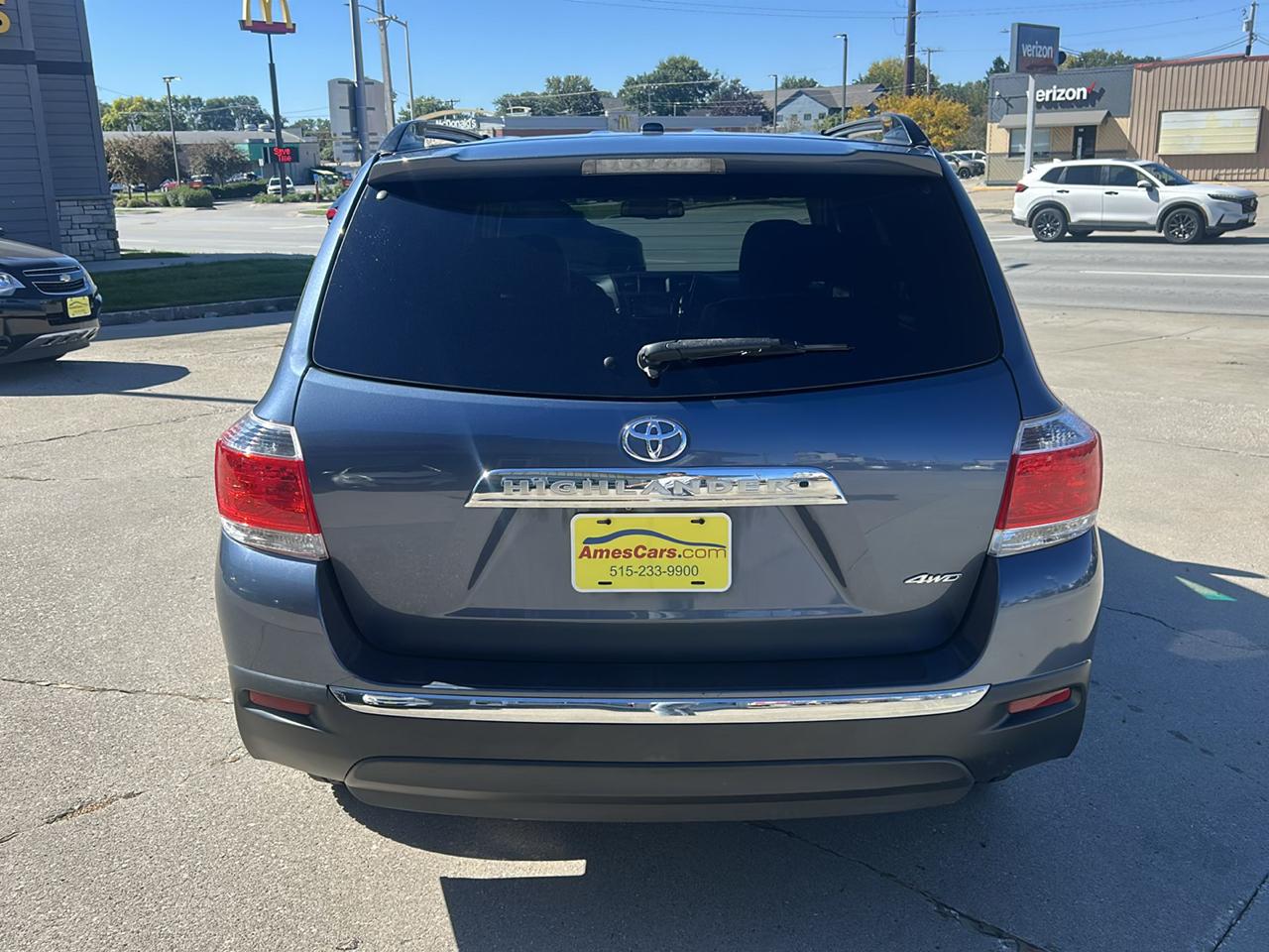 Toyota Highlander 4WD 4dr V6 (Natl) 2013