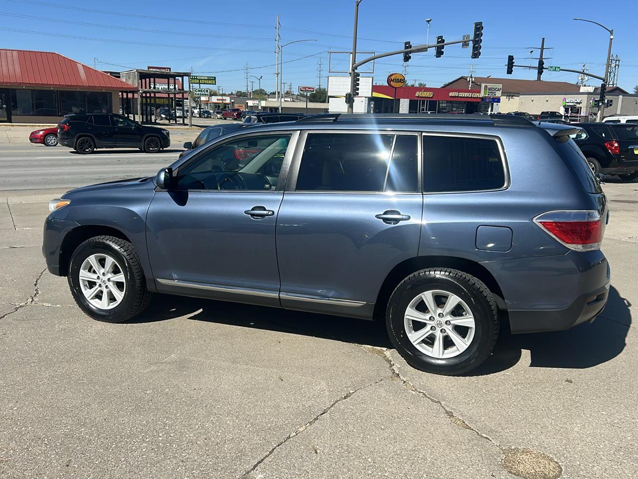 Toyota Highlander 4WD 4dr V6 (Natl) 2013