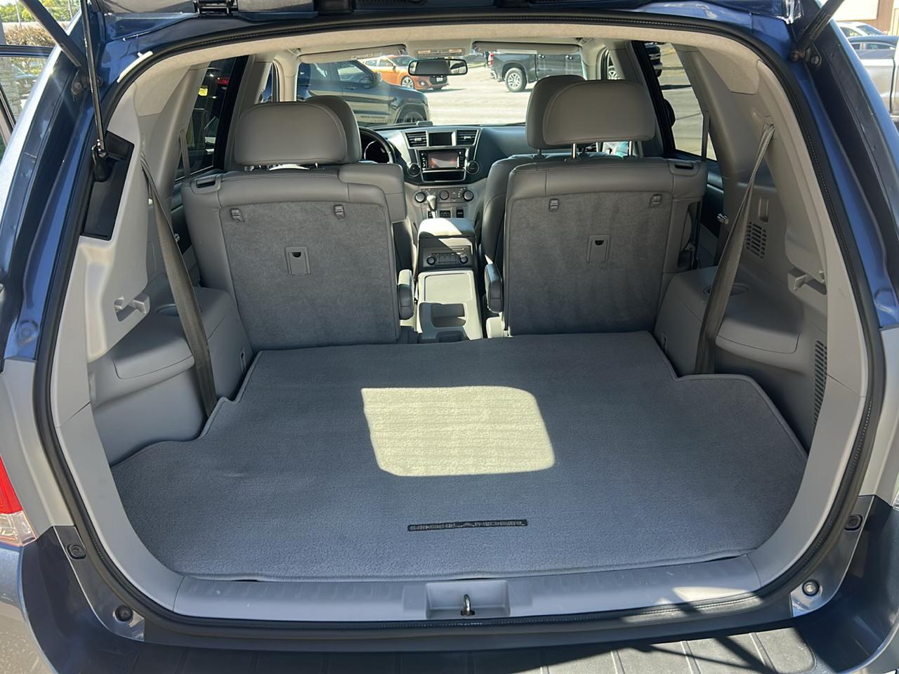 Toyota Highlander 4WD 4dr V6 (Natl) 2013