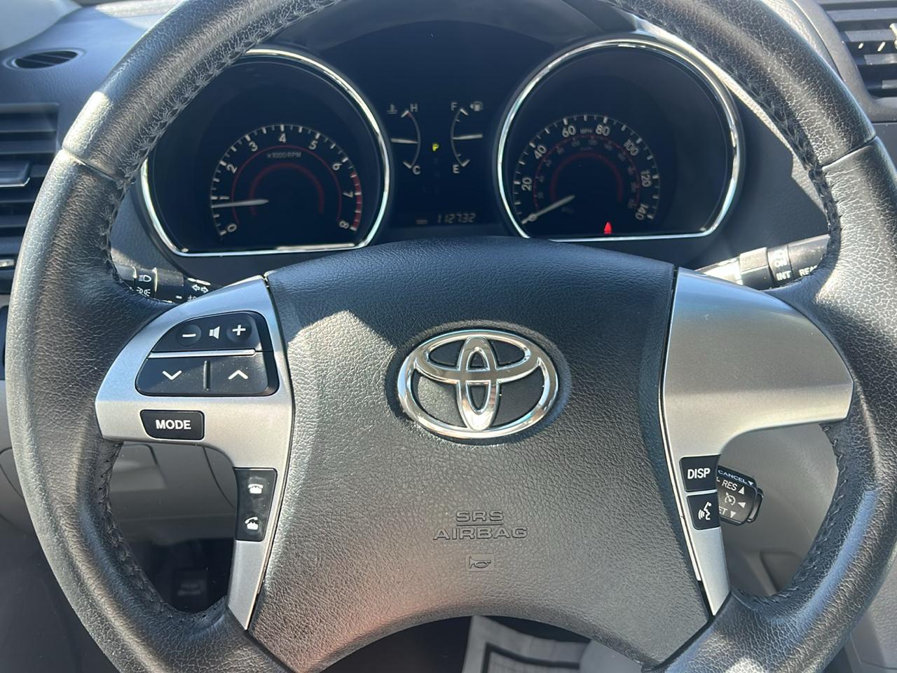 Toyota Highlander 4WD 4dr V6 (Natl) 2013