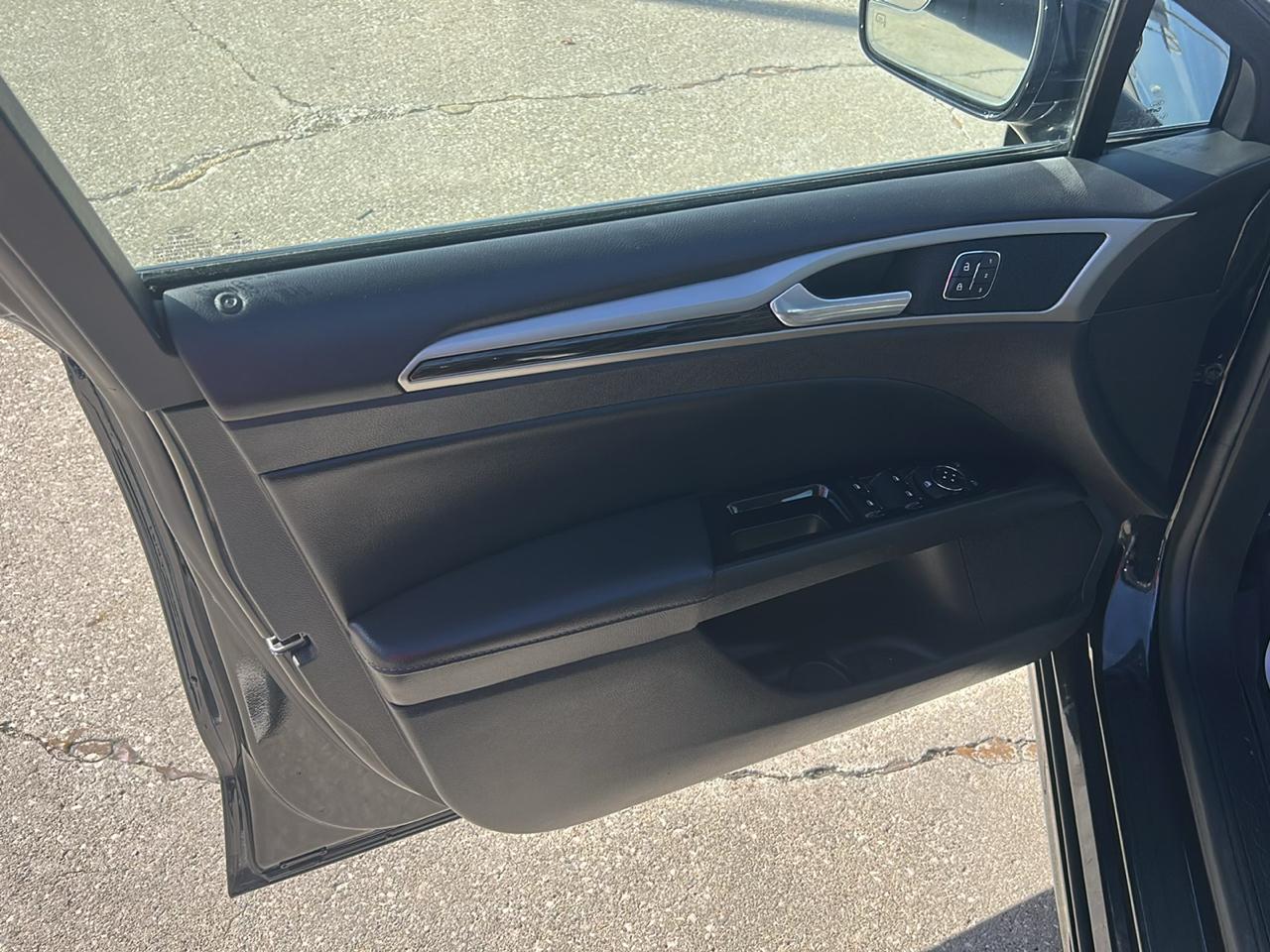 Ford Fusion 4dr Sdn SE Hybrid FWD 2015