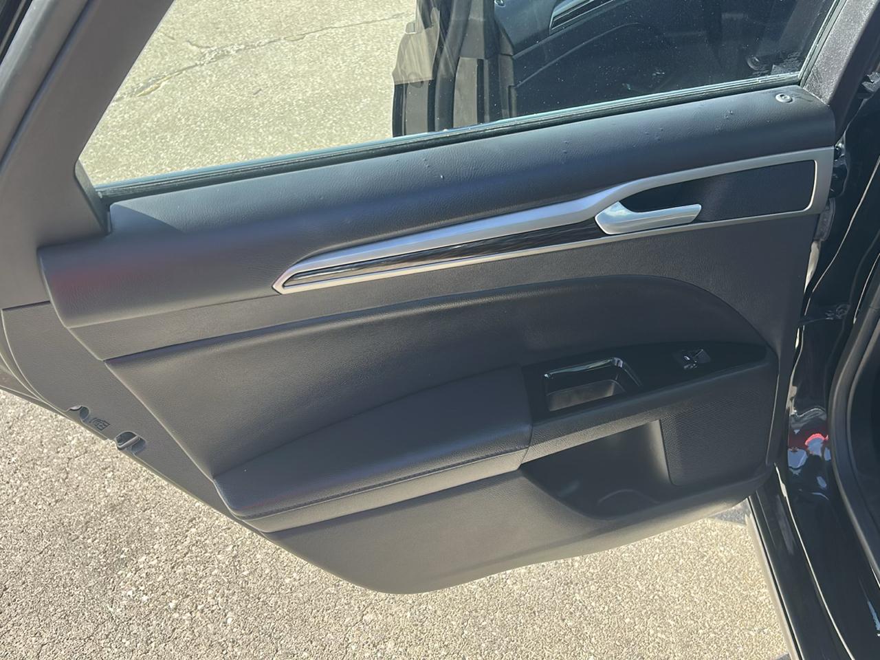 Ford Fusion 4dr Sdn SE Hybrid FWD 2015