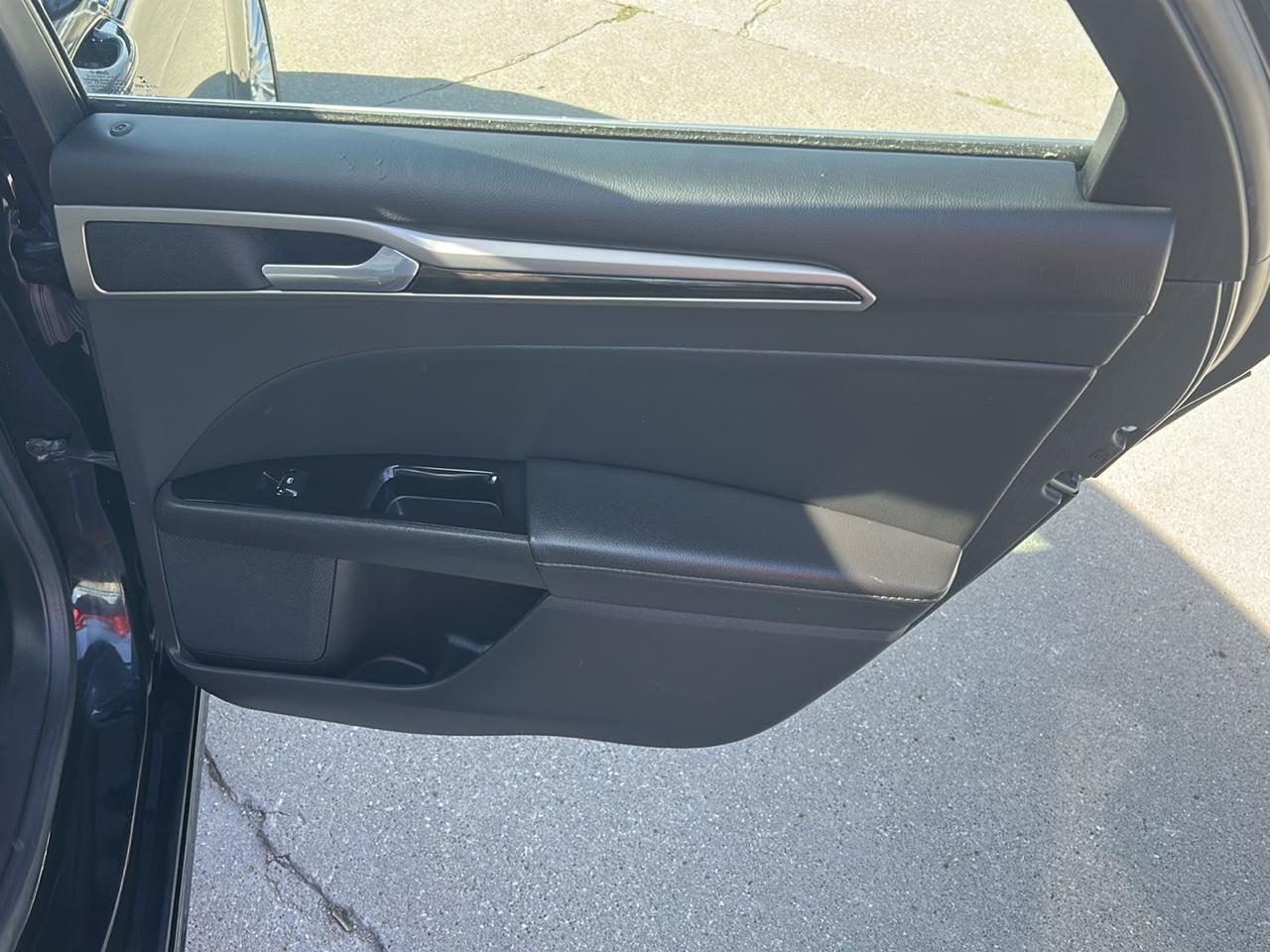 Ford Fusion 4dr Sdn SE Hybrid FWD 2015