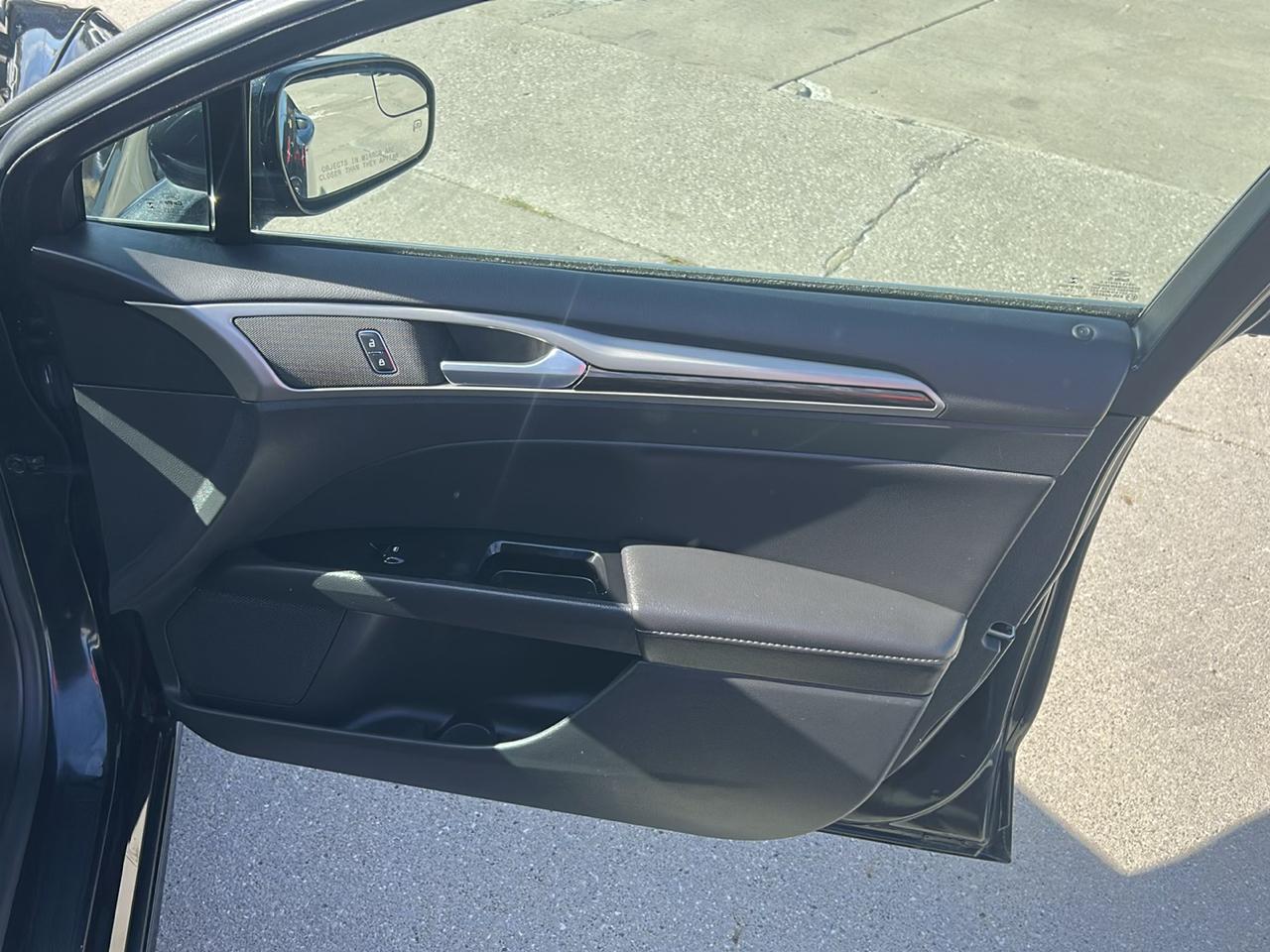 Ford Fusion 4dr Sdn SE Hybrid FWD 2015