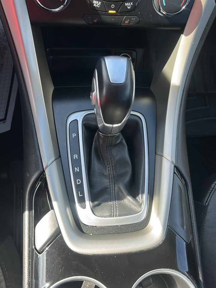 Ford Fusion 4dr Sdn SE Hybrid FWD 2015