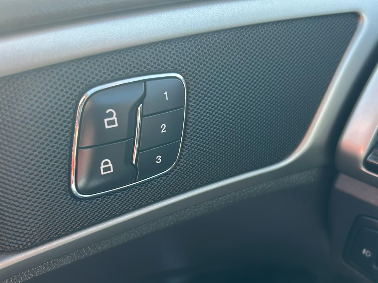 Ford Fusion 4dr Sdn SE Hybrid FWD 2015