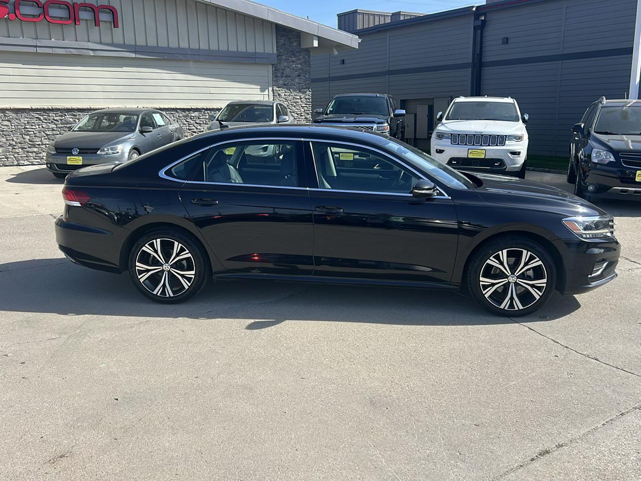 Volkswagen Passat 2.0T SE Auto 2021