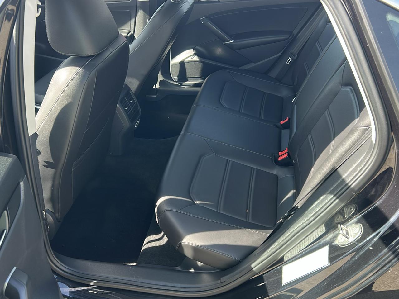 Volkswagen Passat 2.0T SE Auto 2021