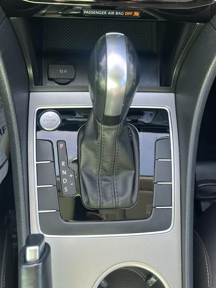 Volkswagen Passat 2.0T SE Auto 2021