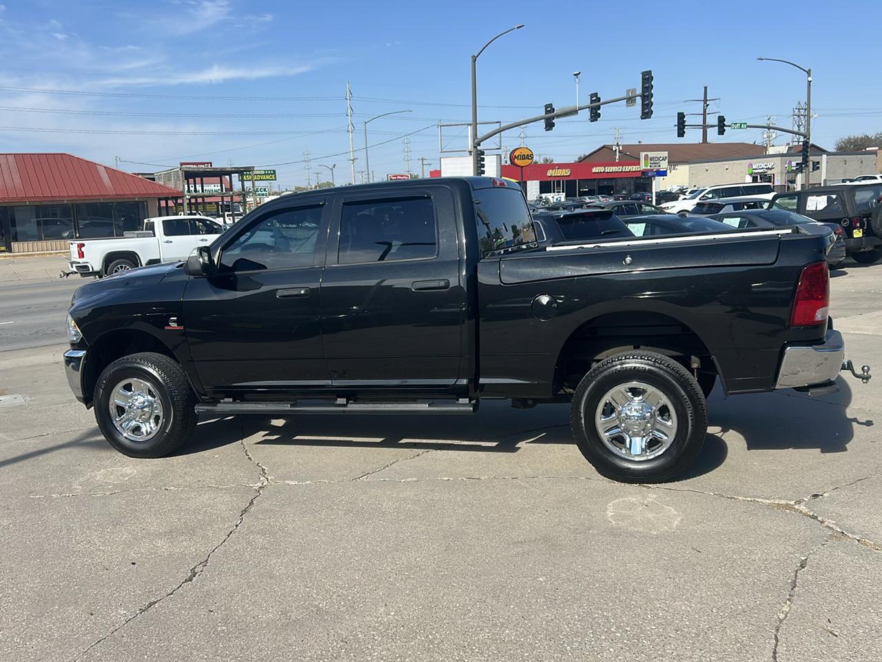 RAM 2500 Tradesman 4x4 Crew Cab 6'4" Box 2017