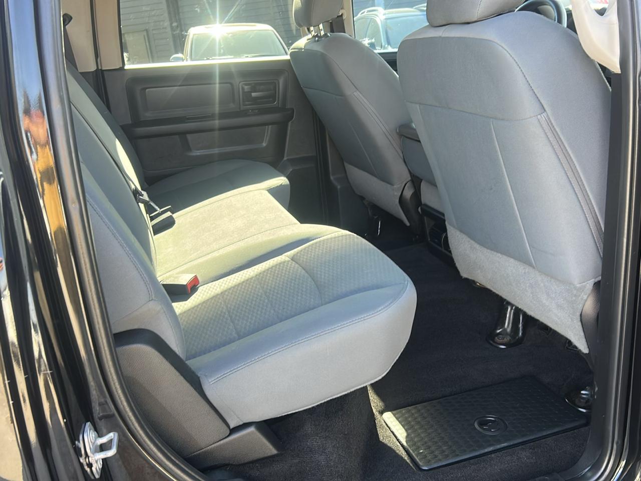 RAM 2500 Tradesman 4x4 Crew Cab 6'4" Box 2017