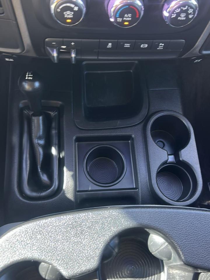 RAM 2500 Tradesman 4x4 Crew Cab 6'4" Box 2017