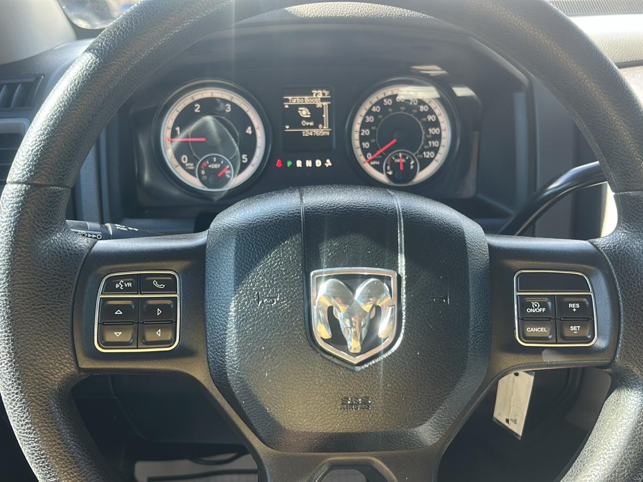 RAM 2500 Tradesman 4x4 Crew Cab 6'4" Box 2017