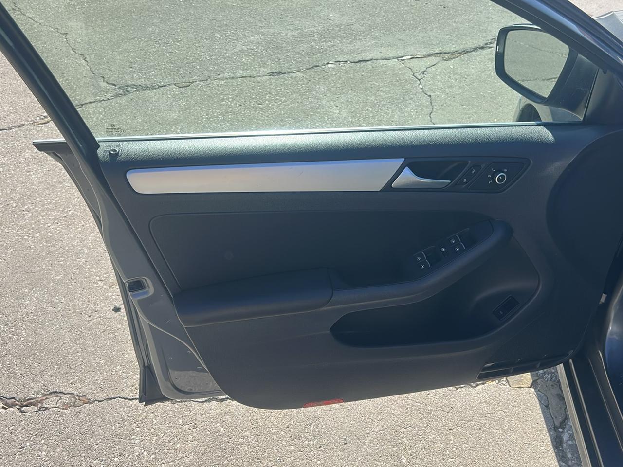 Volkswagen Jetta Sedan 4dr Man SE PZEV 2013