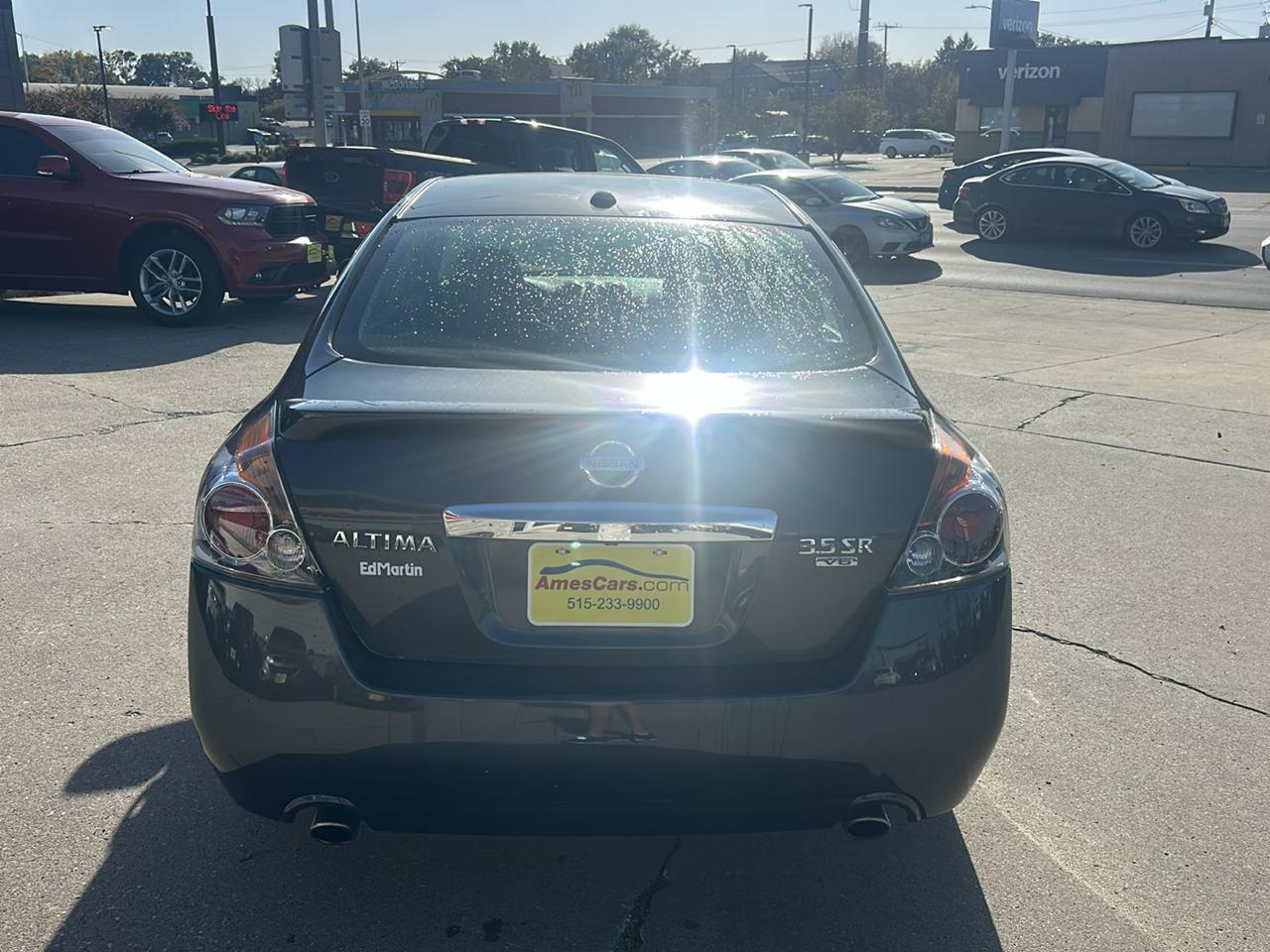 Nissan Altima 4dr Sdn V6 CVT 3.5 SR 2011