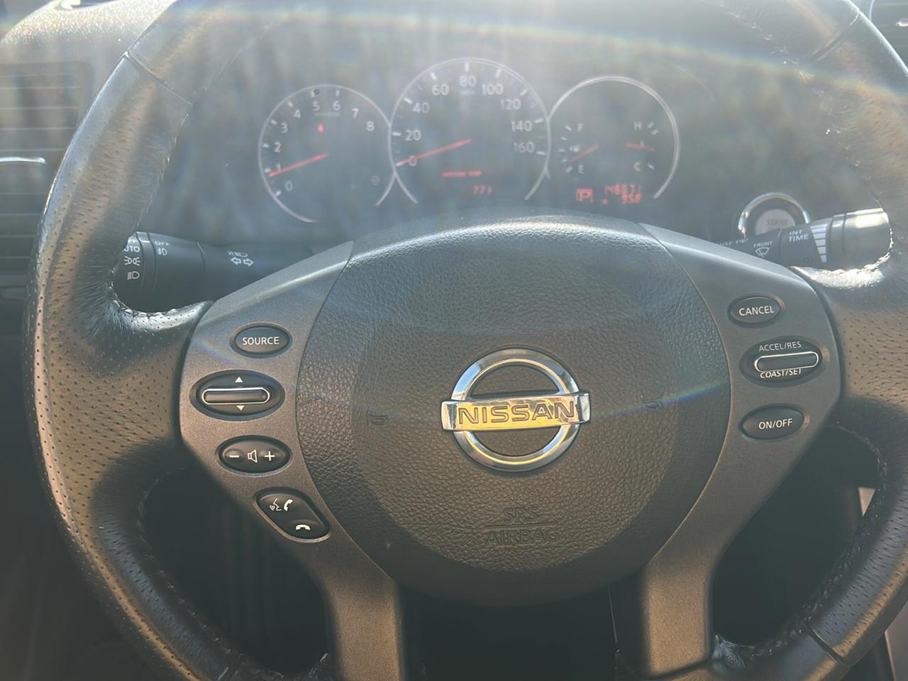 Nissan Altima 4dr Sdn V6 CVT 3.5 SR 2011