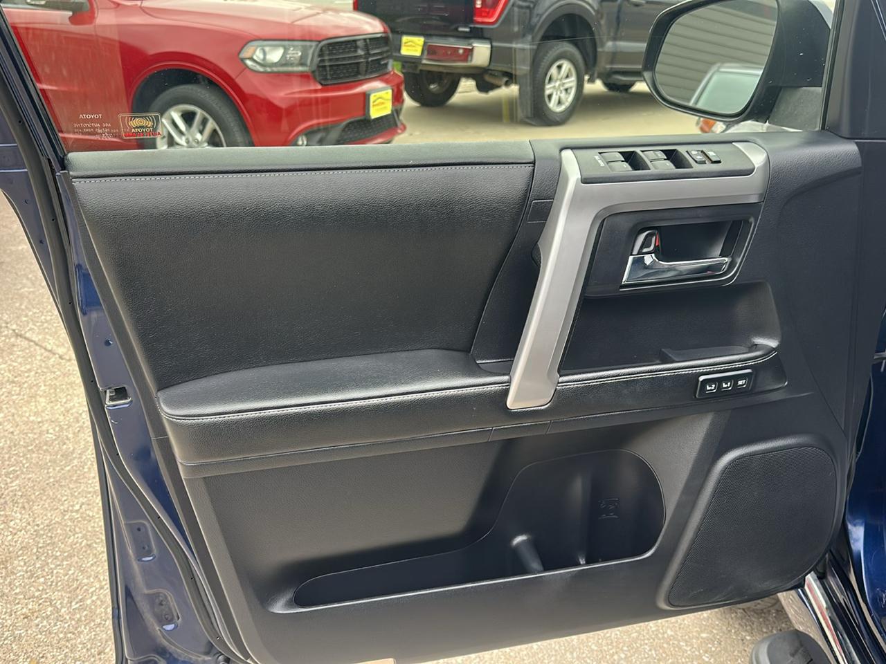 Toyota 4Runner 4dr Limited V6 Auto 4WD (Natl) 2014