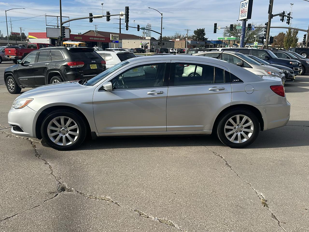 Chrysler 200 4dr Sdn Touring 2012