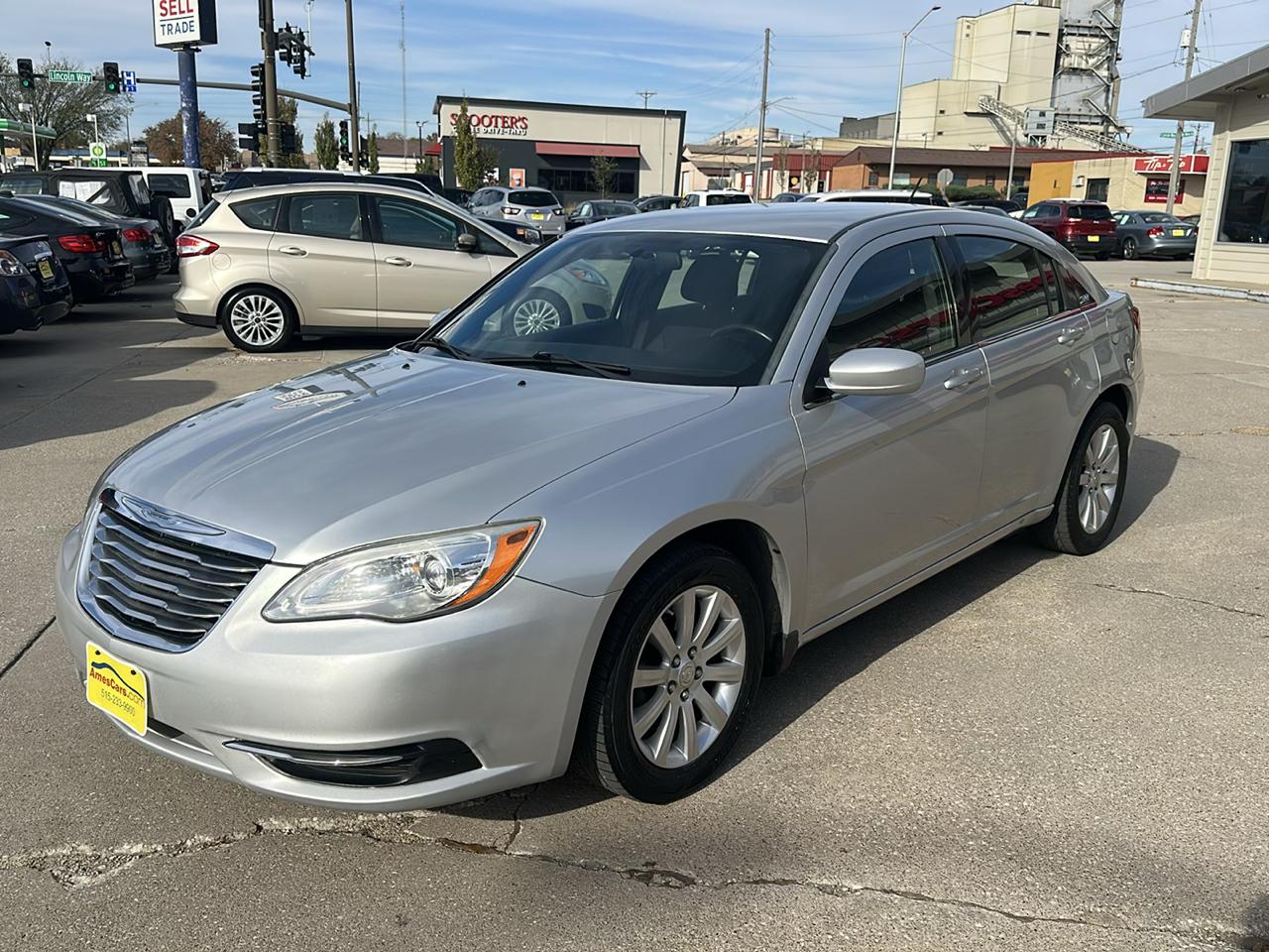 Chrysler 200 4dr Sdn Touring 2012