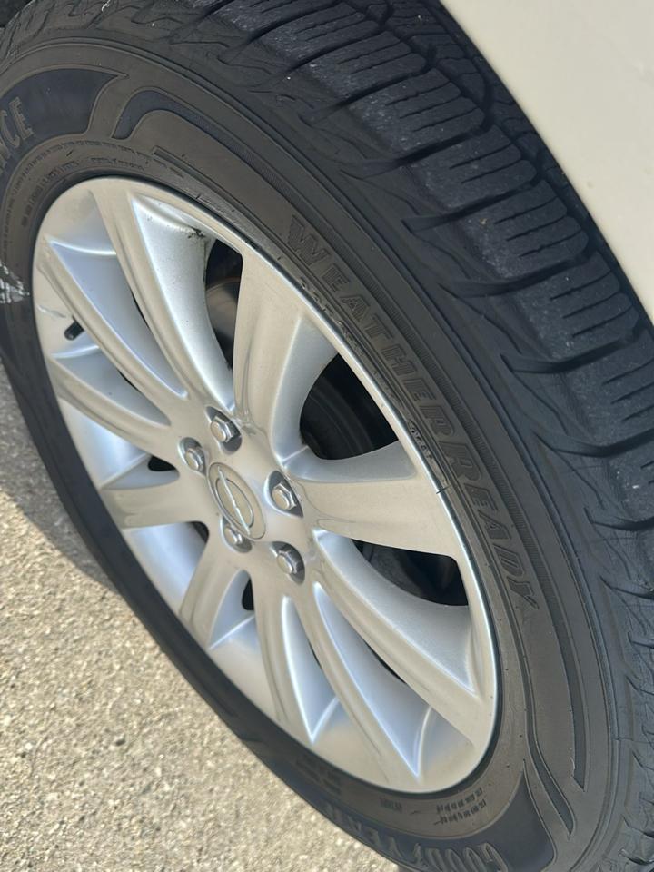 Chrysler 200 4dr Sdn Touring 2012