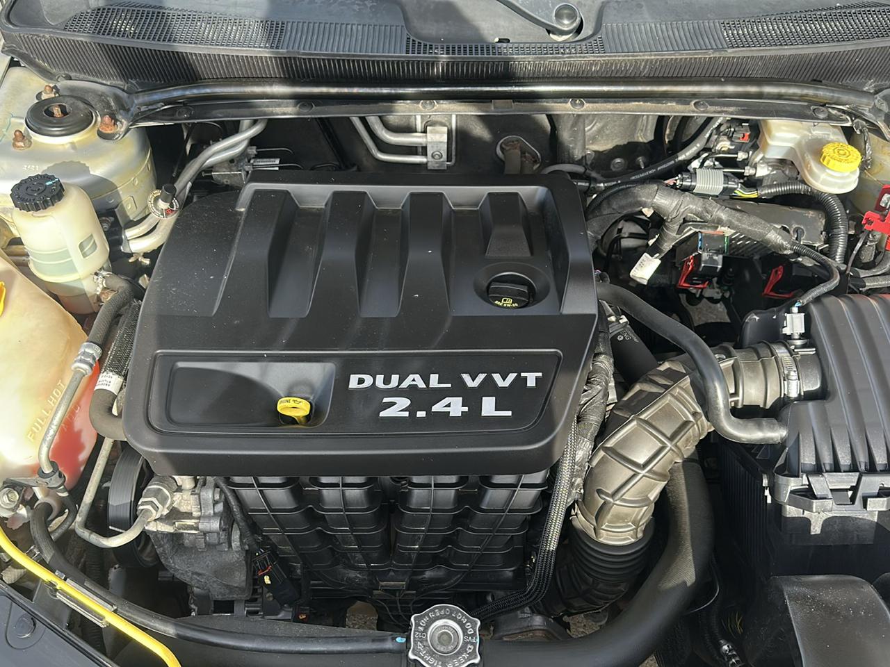 Chrysler 200 4dr Sdn Touring 2012