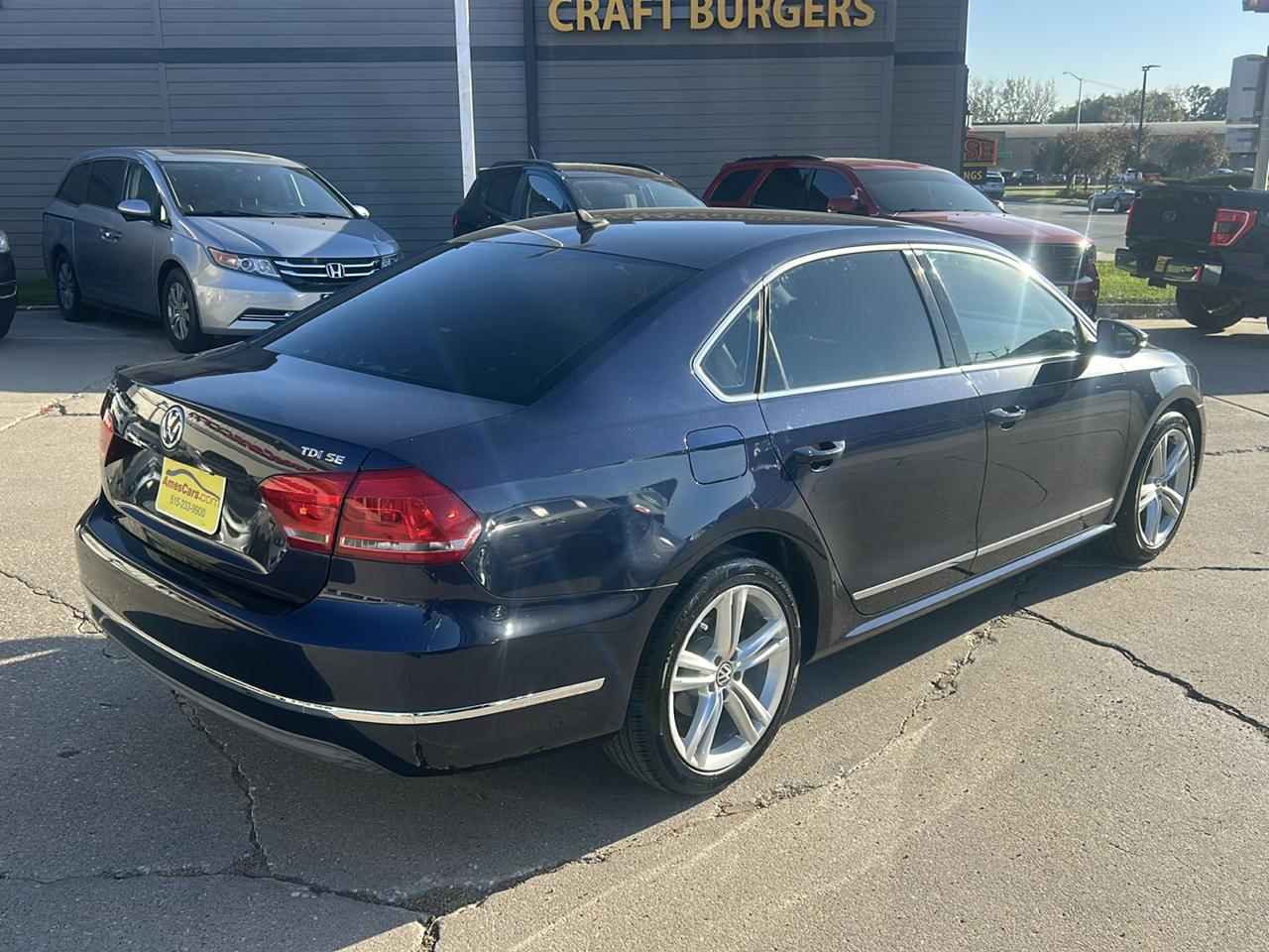 Volkswagen Passat 4dr Sdn 2.0L TDI DSG SE w/Sunroof 2012