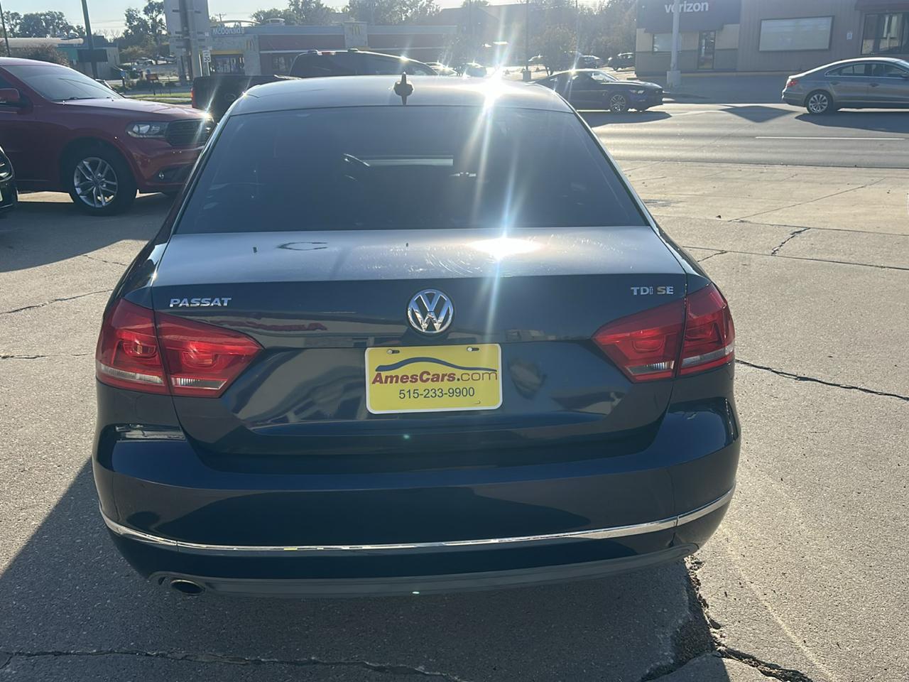 Volkswagen Passat 4dr Sdn 2.0L TDI DSG SE w/Sunroof 2012
