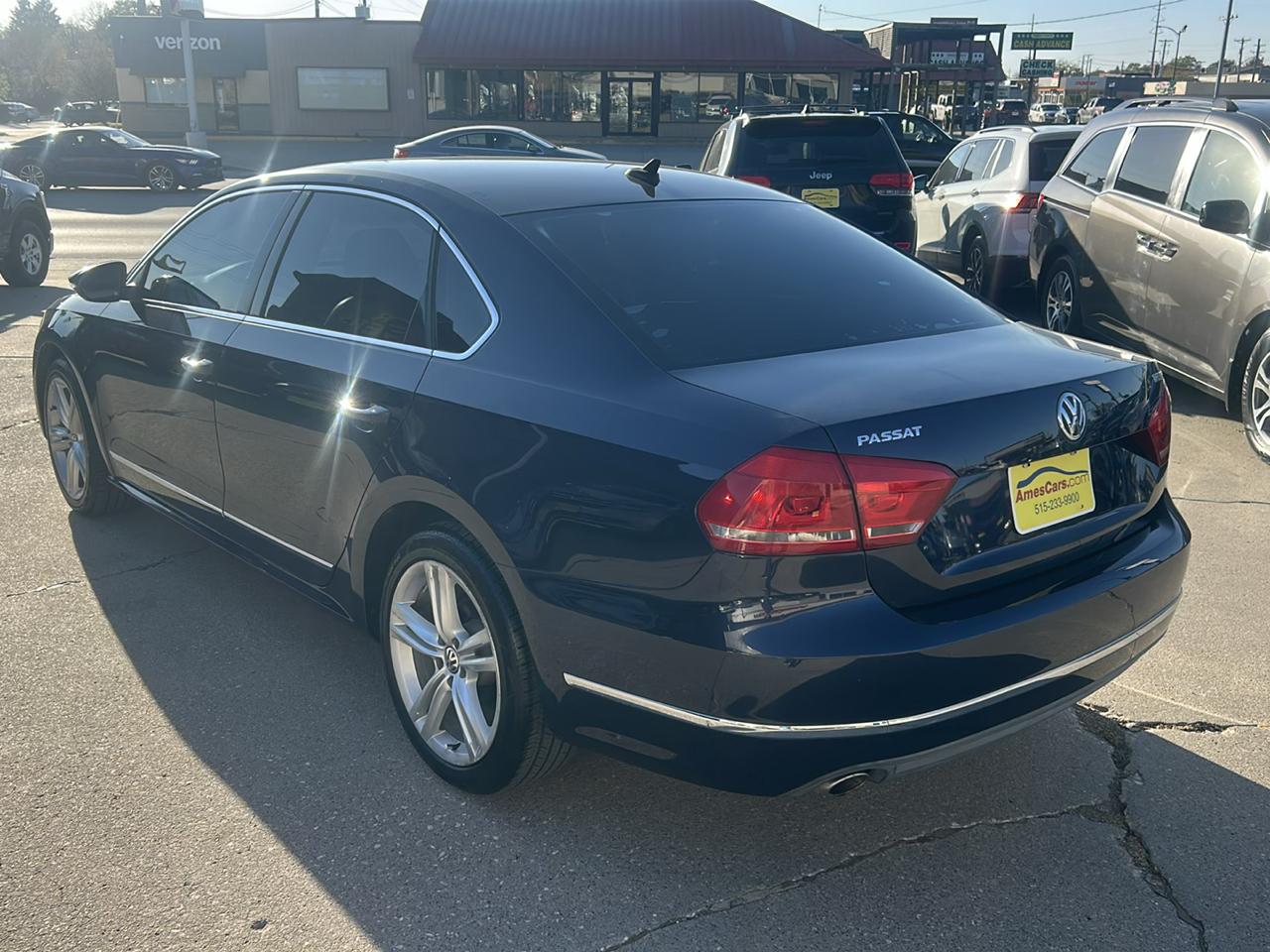 Volkswagen Passat 4dr Sdn 2.0L TDI DSG SE w/Sunroof 2012