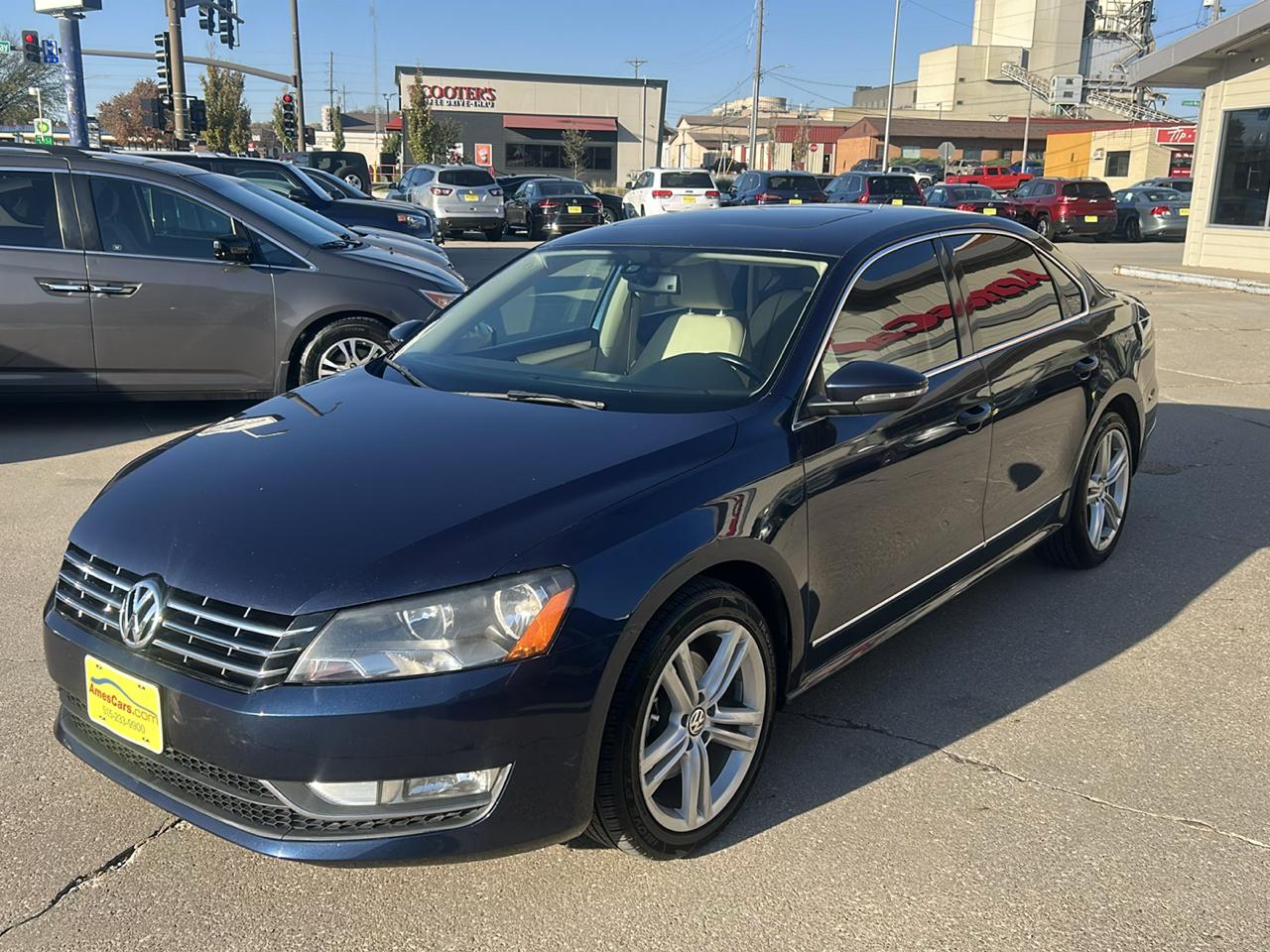 Volkswagen Passat 4dr Sdn 2.0L TDI DSG SE w/Sunroof 2012